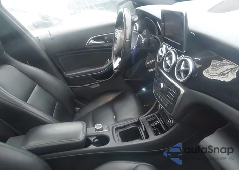 2015 Mercedes-Benz Cla 250 z USA, uszkodzony, nr VIN WDDSJ4EB4FN218421